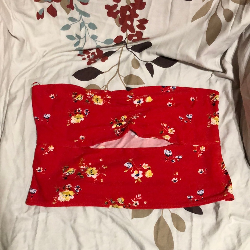 Urban heritage Red floral crop top